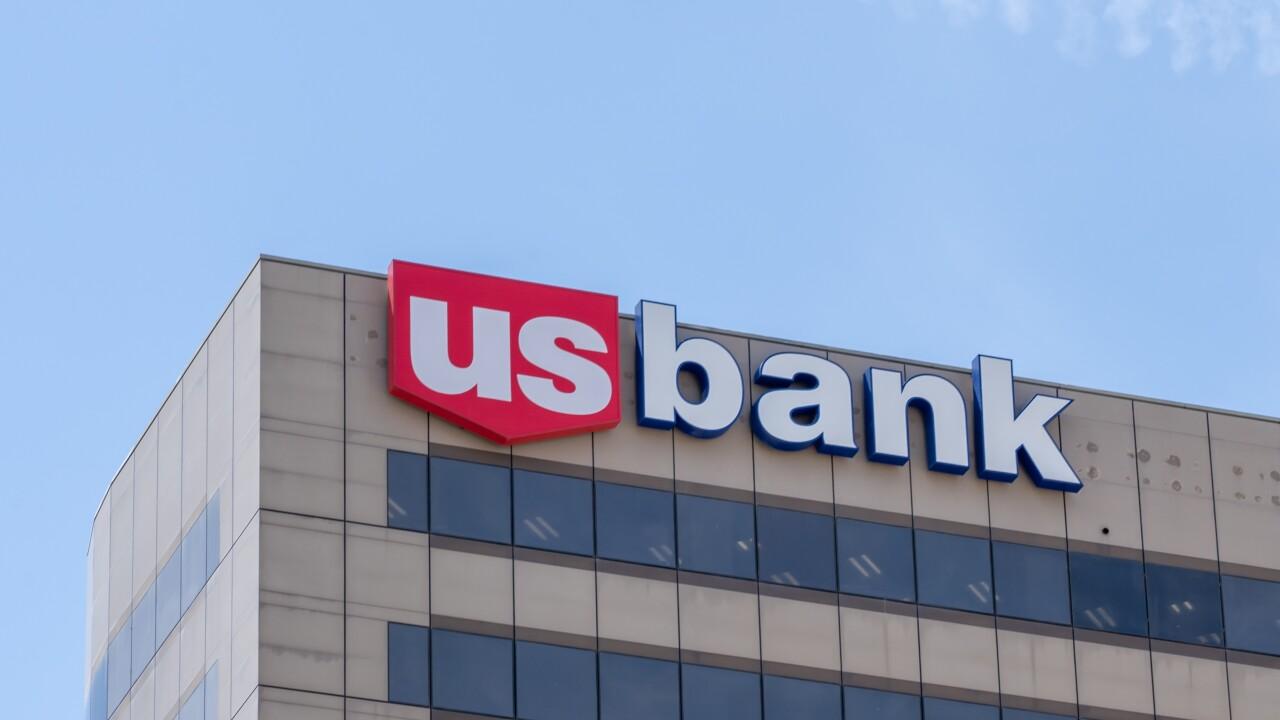 U.S. Bancorp (NYSE:USB) Sees Price Target Hike Amid Strong Q1, But Credit Costs Loom
