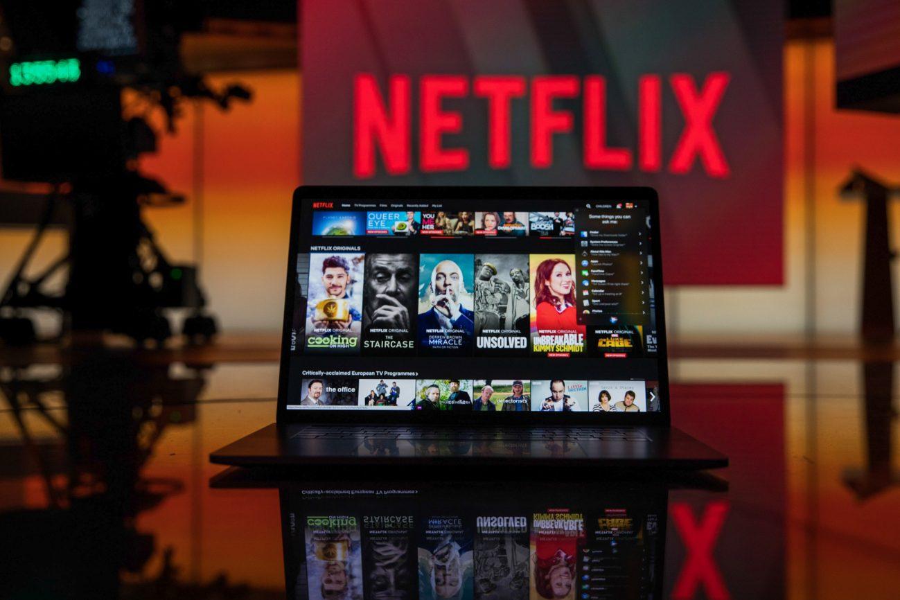 Netflix (NASDAQ:NFLX) Stock Analysis: Is This Streaming Giant a Buy After Recent Dip?