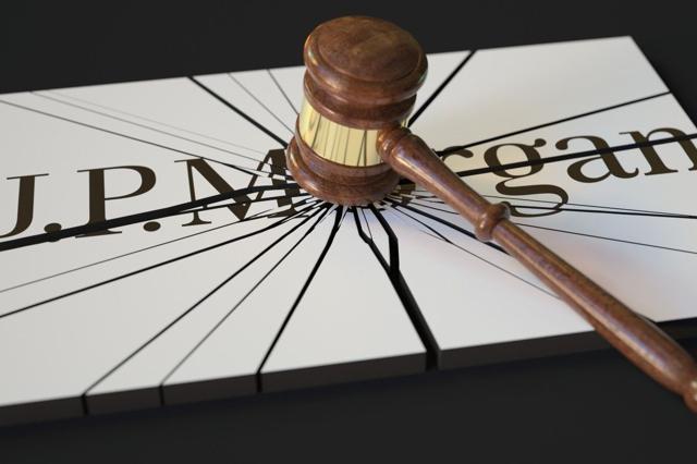 Trump Lawsuit Targets Dimon, JPMorgan, Debanking Row Hits Banks