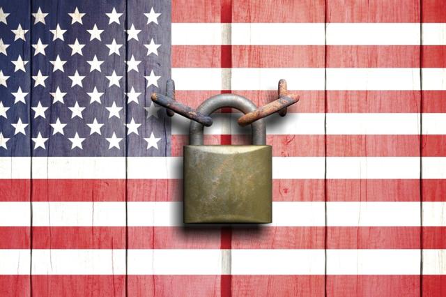 US Shutdown Deadline Nears, DHS Fight Raises Rates and Stock Risk