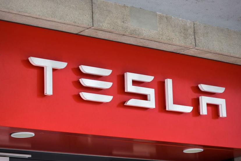 Tesla Flags Q4 Delivery Drop, Raising 2026 Margin and Multiple Risk