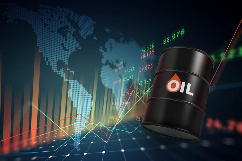 Crude Inventories Drop Sharply, Lifting Oil as Traders Reprice 2026