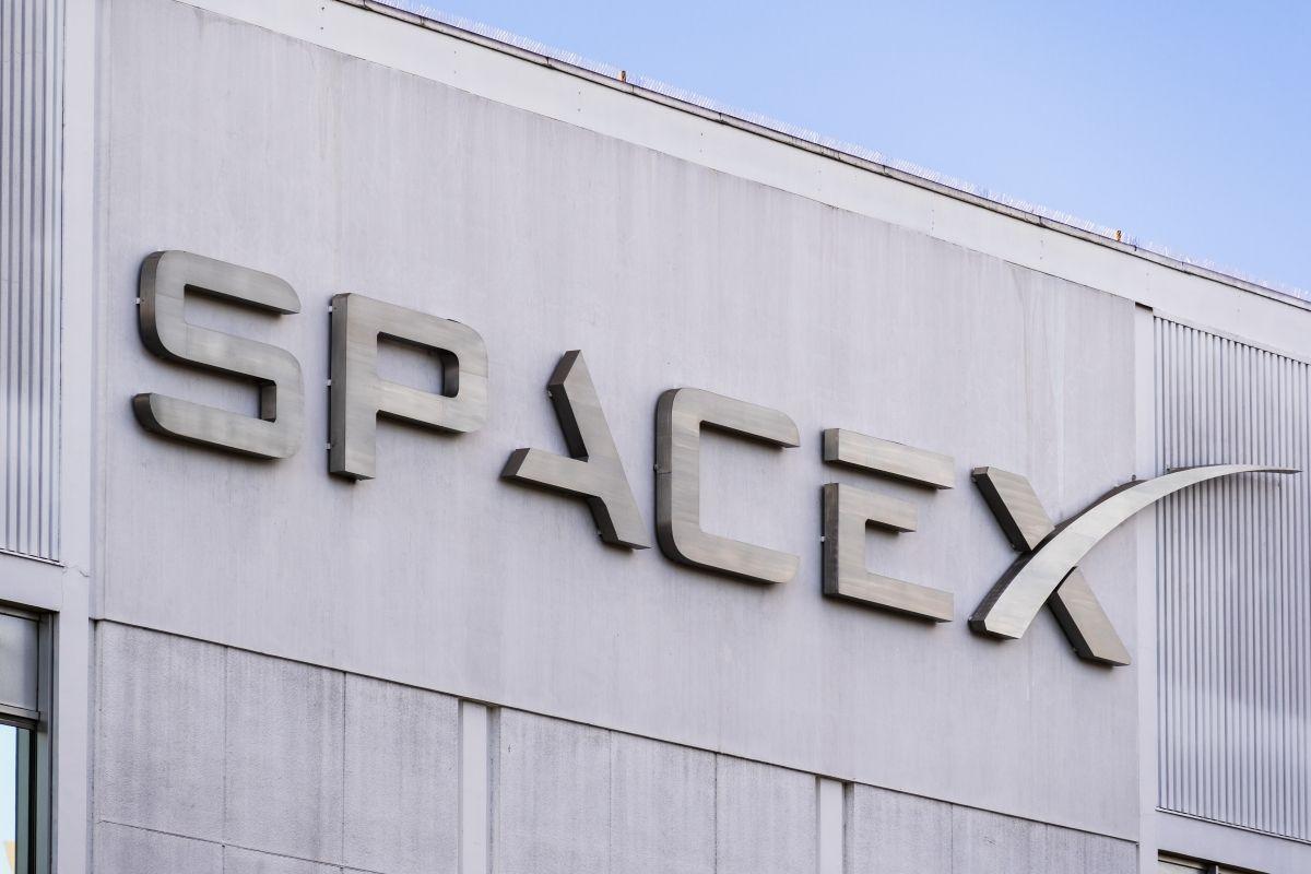 SpaceX Joins Pentagon Drone Swarm Contest, Defense Tech Reprices