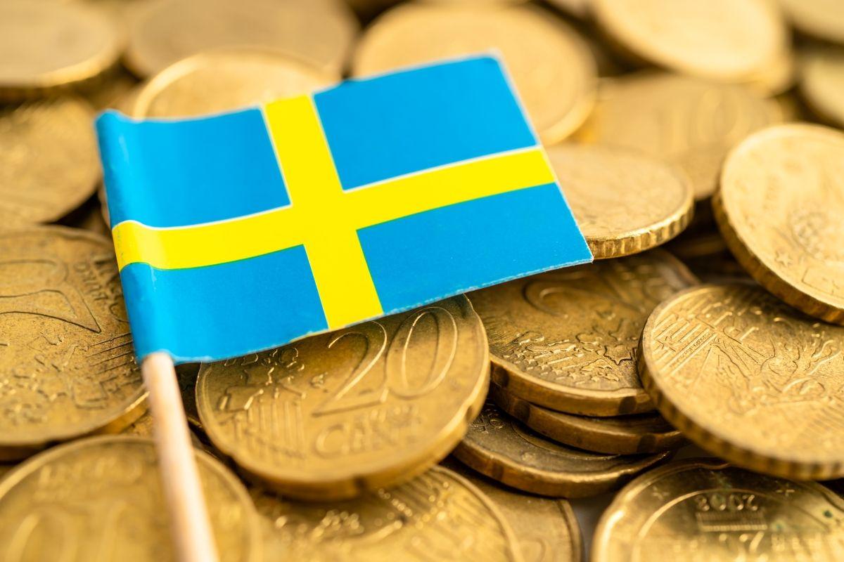 Sweden Warms To Euro As Trump Era Raises Krona Risk
