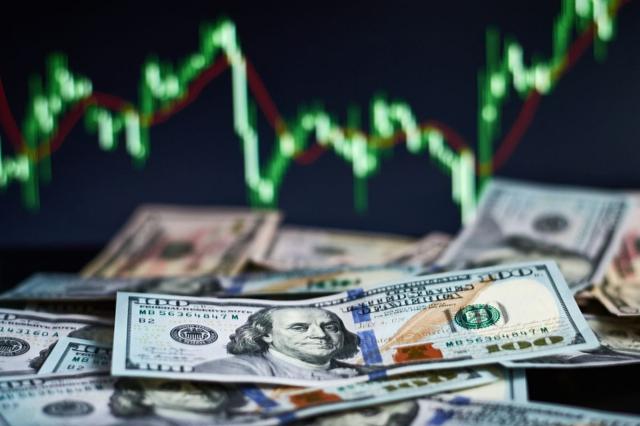 US Dollar Cuts Gains After Payroll Shock Hits Currency Markets