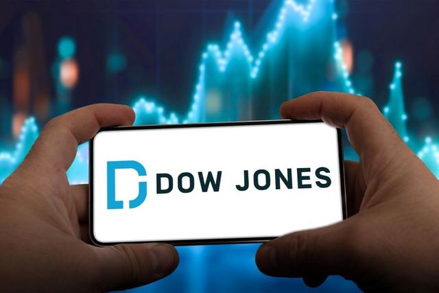 Oil Stocks Jump on Venezuela Shock as Dow Hits Record High