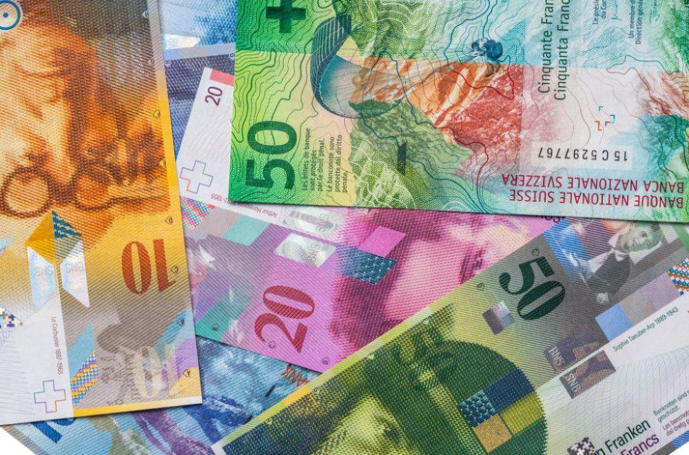 USD/CHF Slips as Swiss GDP Beats Forecasts, US Data Mixed