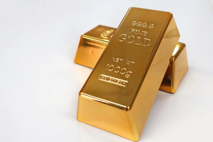 Gold Price Holds Near $3,340 as Fed Cut Bets and Tariff Uncertainty Drive Demand