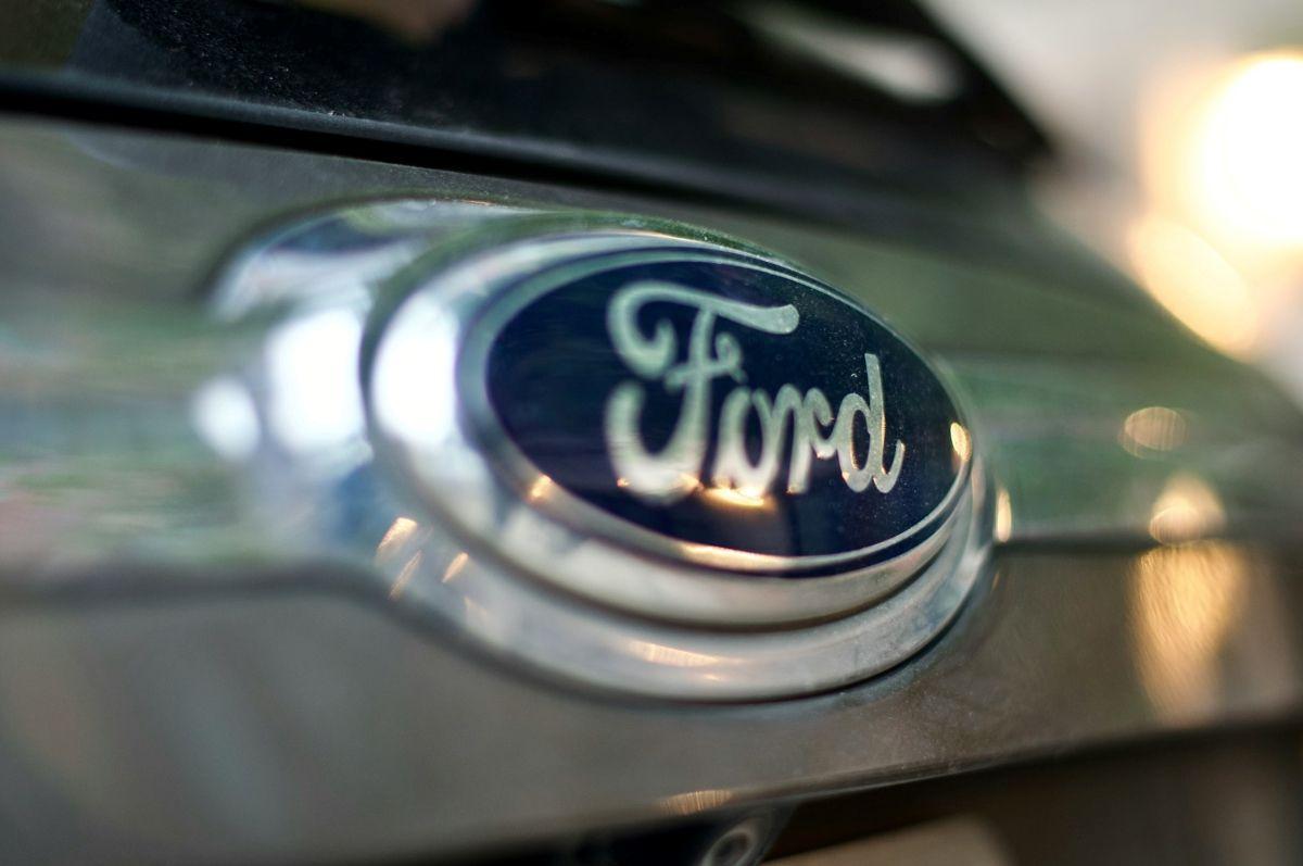 Ford Faces Massive Safety Crisis as 355,000 Cars Recalled Over Dashboard Glitch