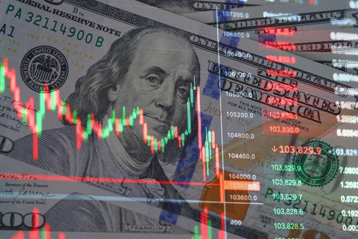 Dow, S&P 500, Nasdaq Slide as Bank Earnings Meet Hot Data