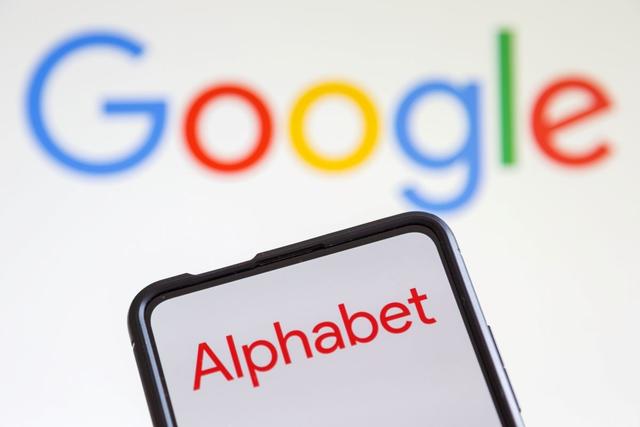 Alphabet Joins $4 Trillion Club as Gemini Deal Reprices Big Tech